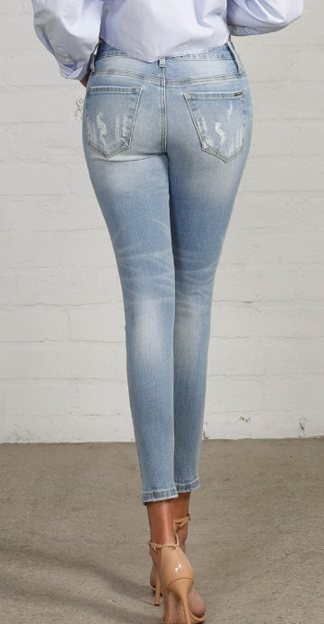 Skyline Distressed Skinny Jeans