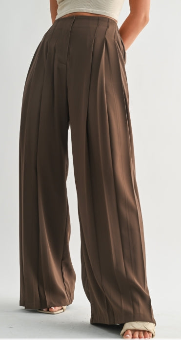 Arden Pleated Trousers